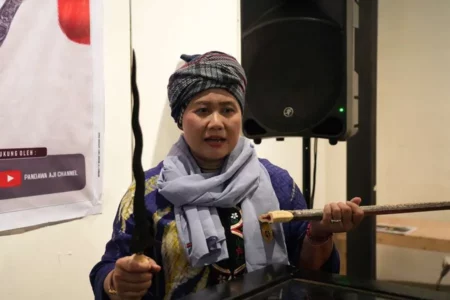 Cagub Jatim Luluk Soroti Peran Perempuan di Sejarah dan Seni Budaya Indonesia Foto BeritaJatim.com