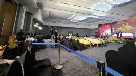 Debat Publik Ketiga Tak Dihadiri Paslon Nomor 2, Tahapan Pilwali Mojokerto Tetap Jalan Foto BeritaJatim.com