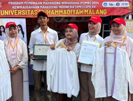 Mahasiswa UMM Kampanyekan Kesehatan Mental Melalui Brand Fashion Inovatif Foto BeritaJatim.com