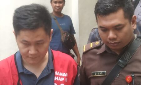 Tabrak Kakak-Adik Hingga Meninggal, Warga Tiongkok Diadili di Surabaya Foto BeritaJatim.com