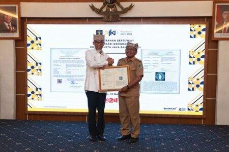 Kopi Robusta Java Banyuwangi Terima Sertifikat Indikasi Geografis Foto BeritaJatim.com