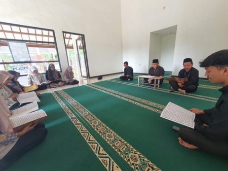 Pemkab Banyuwangi Gelar Ngaji Bareng untuk Pilkada Damai Foto BeritaJatim.com