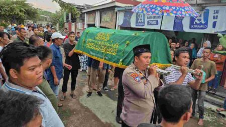 Korban Tenggelam di Sungai Brantas Mojokerto Ditemukan Foto BeritaJatim.com
