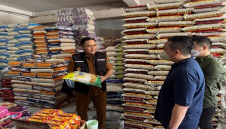 Pj Wali Kota Malang Pastikan Kebutuhan Pokok Selama Masa Pemilu Aman Foto BeritaJatim.com