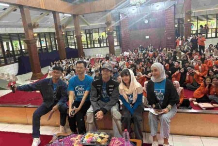STIE Malangkucecwara Gelar Movie Education Bareng Adhisty Zara dan Abun Sungkar Foto BeritaJatim.com