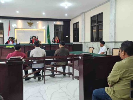 Sidang Dugaan Netralitas Kades di Pilbup Mojokerto, 17 Saksi Dihadirkan Foto BeritaJatim.com