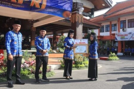 Peringatan HUT KORPRI ke-53, Bupati Mojokerto Bacakan Sambutan Presiden Prabowo Foto BeritaJatim.com