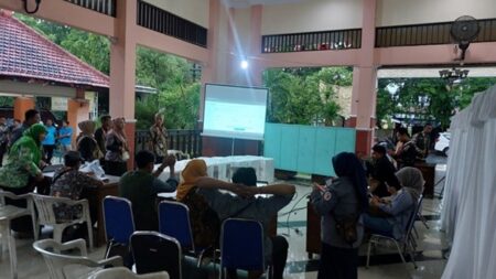 KPU Lamongan Mulai Rekapitulasi Suara Pilkada 2024 di Tingkat Kecamatan Foto BeritaJatim.com