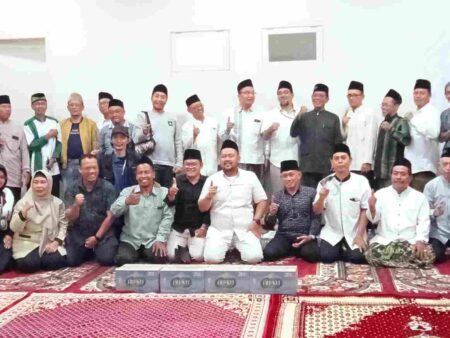 Jelang Debat Terbuka Pilkada Gresik, Paslon Yani-Alif Silaturrahmi ke Warga foto beritajatim