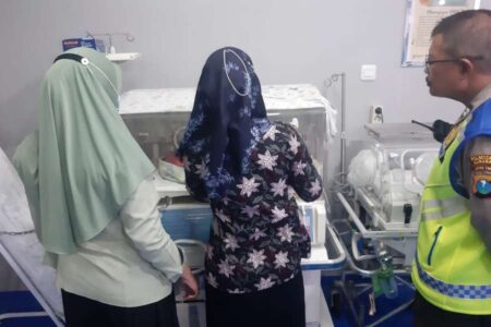 Kasus Bayi di Atap Rumah Warga Surabaya, Polisi Periksa 3 Saksi foto beritajatim