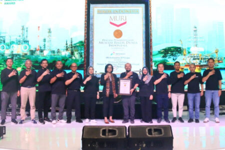 Pamerkan 500 Risalah Inovasi Migas, Regional Indonesia Timur Catat Rekor MURI Foto BeritaJatim.com