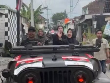 Ikfina-Sa’dulloh Disambut Meriah Warga Mojoanyar Mojokerto Foto BeritaJatim.com