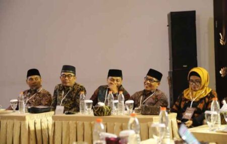 Ini Moderator dan Panelis Debat Pamungkas Pilkada Pamekasan Foto BeritaJatim.com