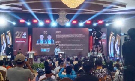 Kholilurrahman ‘Tampil Solo’ dalam Debat Publik Pamungkas Pilkada Pamekasan Foto BeritaJatim.com