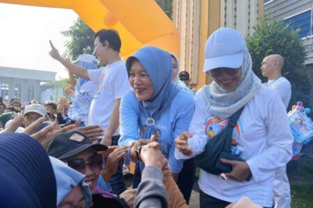Ribuan Warga Bojonegoro Ikuti Jalan Sehat dan Senam Bareng Setyo Wahono-Nurul Azizah