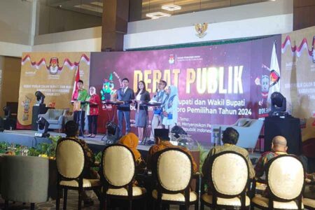 Adu Gagasan Wahono-Nurul vs Teguh-Farida di Debat Publik Ketiga Pilkada Bojonegoro 2024 Foto BeritaJatim.com