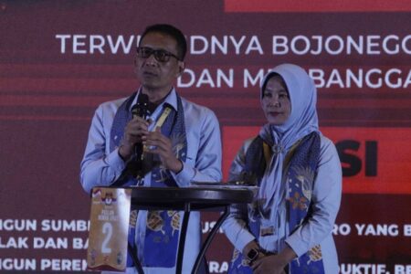Debat Pilkada Bojonegoro: Nurul Azizah Kritik Program Insentif Calon Pengantin Teguh-Farida Foto BeritaJatim.com