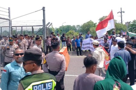 ExxonMobil Cepu Limited Tanggapi Demo Kontraktor Lokal Bojonegoro Foto BeritaJatim.com