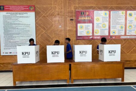 Narapidana Lapas Bojonegoro Antusias Nyoblos di Pilkada Serentak 2024 Foto BeritaJatim.com