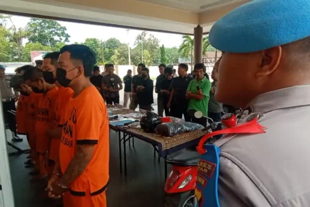 Berawal dari Chat WA, Suami Tega Lukai Istri di Blitar Foto BeritaJatim.com