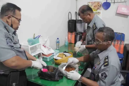 Lapas Tulungagung Gagalkan Penyelundupan Pil LL Dicampur Sambal Kecap Foto BeritaJatim.com