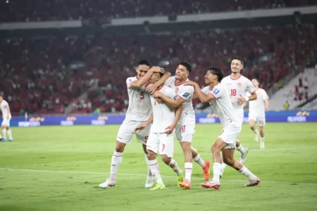 Termasuk Marselino, Ini 11 Pemain Pilihan Patrick Kluivert dalam Debut di Timnas Indonesia vs Australia Foto BeritaJatim.com