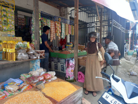 Harga Minyak Goreng Curah di Pasar Sumenep Merangkak Naik Foto BeritaJatim.com