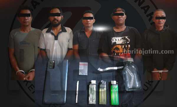 Pesta Sabu di Kamar, Polisi Bekuk 5 Warga Sumenep Foto BeritaJatim.com