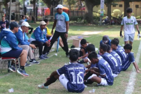 Ujian Terakhir, Tim Sepakbola Popda Banyuwangi Lawan Tuan Rumah Foto BeritaJatim.com