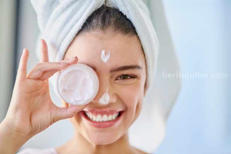 Tips Merawat Wajah, Mulai dari Skincare hingga Ganti Sarung Bantal