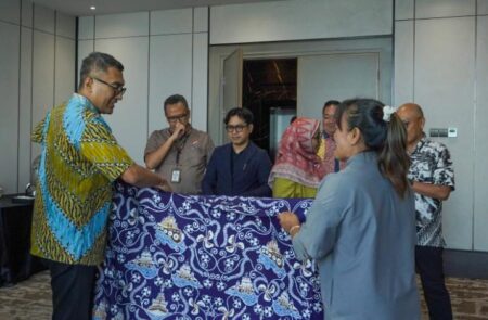 Batik Surabaya Maritim: Perpaduan Sejarah dan Modernitas Foto BeritaJatim.com