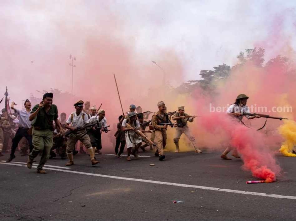 Potret Parade Surabaya Juang, (6/11/2022). (Instagram/visuallitter)
