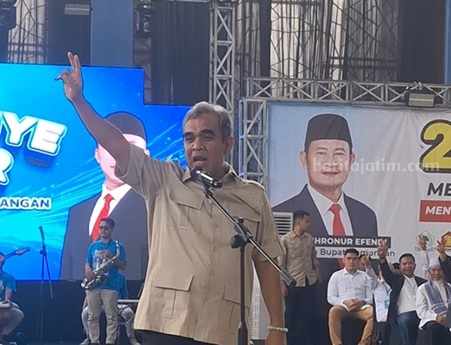 Hadiri Kampanye Terakhir Yes-Dirham, Ketua MPR RI Bawa Pesan Presiden Prabowo Foto BeritaJatim.com