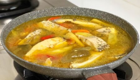 Resep Rahasia Buat Sup Ikan Gurame Segar dan Nikmat, Cocok Disantap Saat Hujan Foto BeritaJatim.com