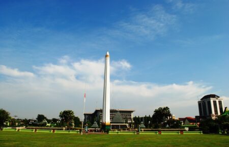 Hari Pahlawan, Ini 8 Tempat Bersejarah di Surabaya yang Simpan Jejak Perjuangan Tugu Pahlawan Surabaya. (Wikipedia)