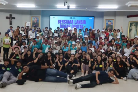 KOMINDO UKWMS Gelar Akademi Digital Lansia Tingkatkan Literasi foto beritajatim