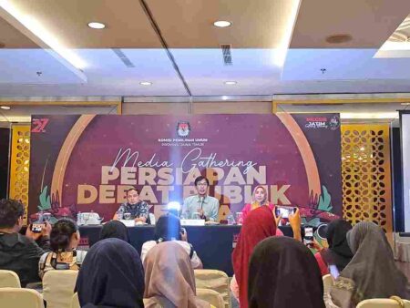 Siapa Saja Panelis Debat Kedua Pilgub Jatim Besok?