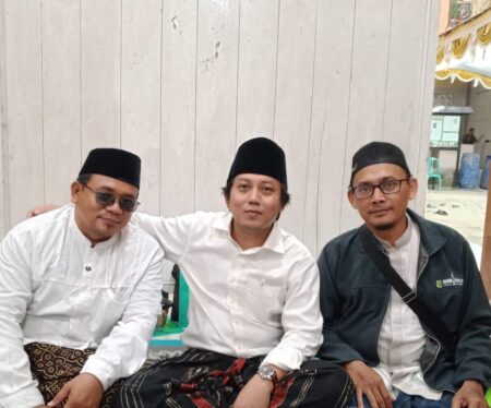 Gus Maftuch: Surabaya Siap Tuan Rumah MLB NU Atas Restu Masyayikh Ketua FK3I, Gus Maftuch (tengah)