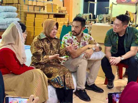 Siap Buktikan Perubahan di Jawa Timur, Risma: Keberhasilan di Surabaya Langkah Awal Foto BeritaJatim.com