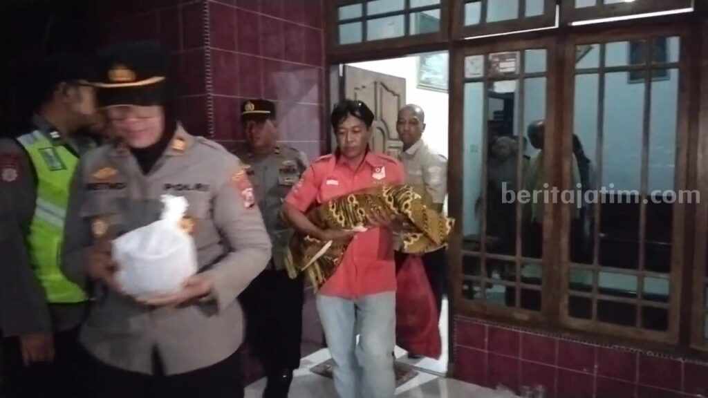 Alami Pendarahan, Siswi di Tulungagung Lahirkan Bayi di Toilet Rumah Foto BeritaJatim.com