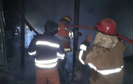 Pasar Jatirogo Tuban Terbakar, Kerugian Capai Rp30 Juta foto beritajatim