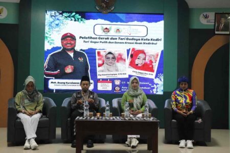 Dinas Pendidikan Kota Kediri Gelar Pelatihan Gerak dan Tari untuk Guru PAUD Foto BeritaJatim.com