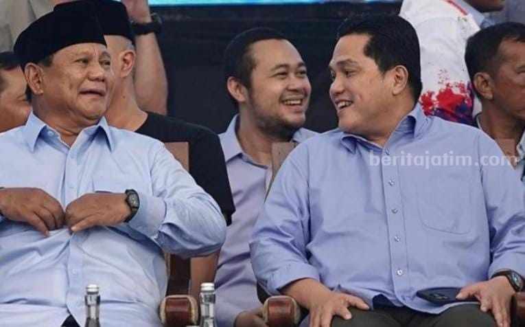 Presiden Prabowo bersama Bayu Airlangga (belakang) dan Erick Thohir.