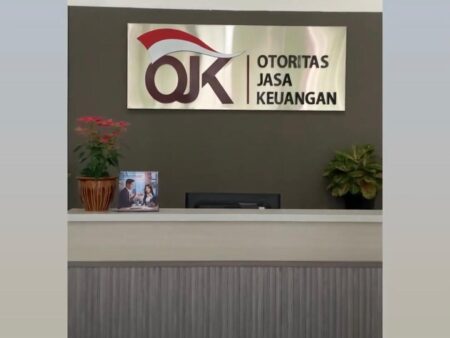 OJK Lampaui Target Capaian Bulan Inklusi Keuangan 2024 Foto BeritaJatim.com