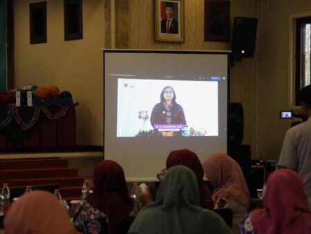 Pj Wali Kota Kediri Beri Arahan di Seminar Kesehatan Penguatan GERMAS Foto BeritaJatim.com