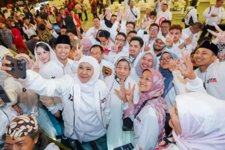 Jelang Kampanye Terakhir, Khofifah Gelar Dzikir dan Doa di Jatim Expo Foto BeritaJatim.com