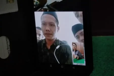 Pecatan Polisi Didakwa Mencuri Kabel PT Telkom di Surabaya Foto BeritaJatim.com