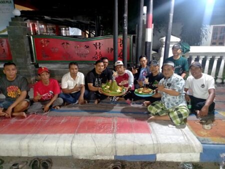 WarSa Menang Tebal di Quick Count, PKL Jombang Tumpengan Foto BeritaJatim.com