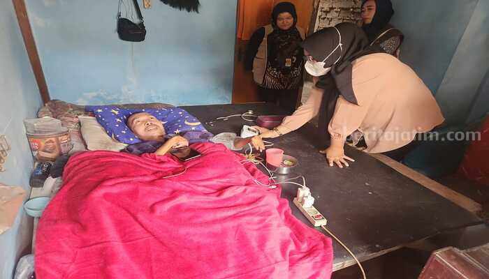Kemensos Bantu Anwar Gunawan, Pria Lumpuh Asal Bogor dengan Dukungan Sosial dan Usaha Kewirausahaan