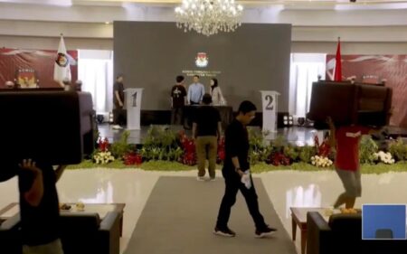 Live Streaming Debat Publik Pemilihan Kepala Daerah Tuban Terkendala, Ini Penjelasan KPU Foto BeritaJatim.com